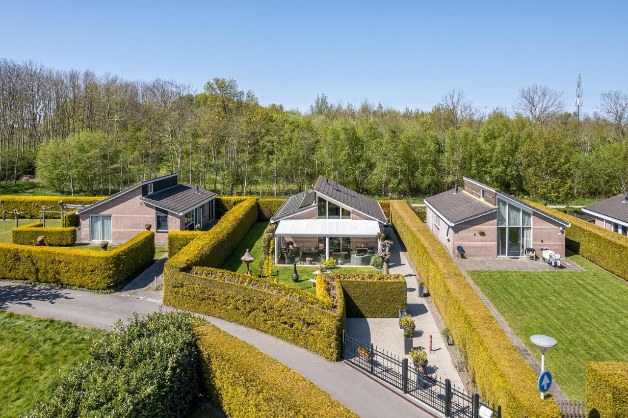 Vakantiewoning Met Serre En Airconditioning Tzummarum Eksteriør bilde