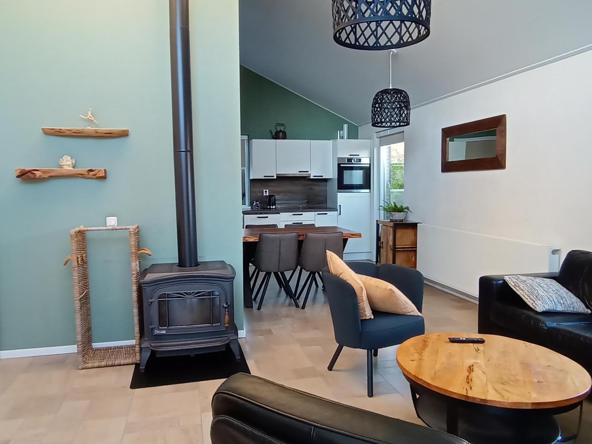 Vakantiewoning Met Serre En Airconditioning Tzummarum Eksteriør bilde